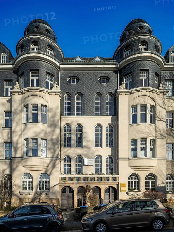 Art Nouveau house in the Kassberg district of Chemnitz, Hoffmannstr. 60, built in 1912, where the writer Stefan Heym, honorary citizen of Chemnitz, lived from 1919-1931. The Kassberg district of Chemnitz is one of the largest Gruenderzeit and Art Nouveau neighbourhoods in Germany, Chemnitz, Saxony, Germany, Europe