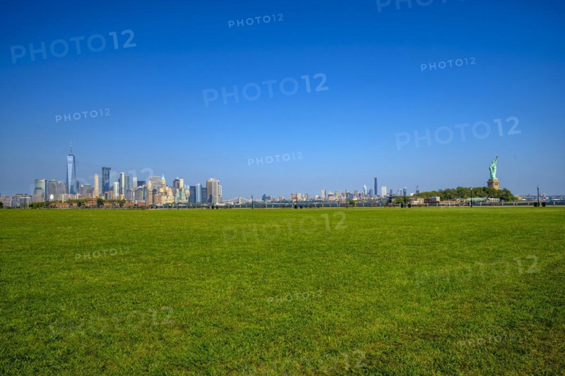 Views on New York Harbor, Manhattan and Statue of Liberty from the Liberty State Park, Jersey City, NJ, USA, USA, North America