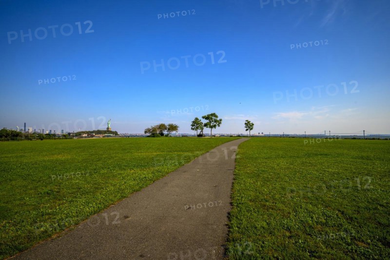 Views on New York Harbor, Manhattan and Statue of Liberty from the Liberty State Park, Jersey City, NJ, USA, USA, North America