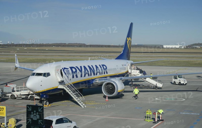 Ryanair aircraft, taxiway, BER airport, Berlin-Brandenburg, Germany, Europe