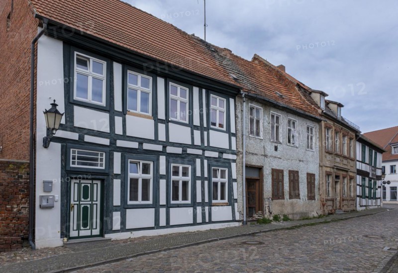 Partly dilapidated houses in Muehlenstrasse, Havelberg, Saxony-Anhalt, Germany, Europe