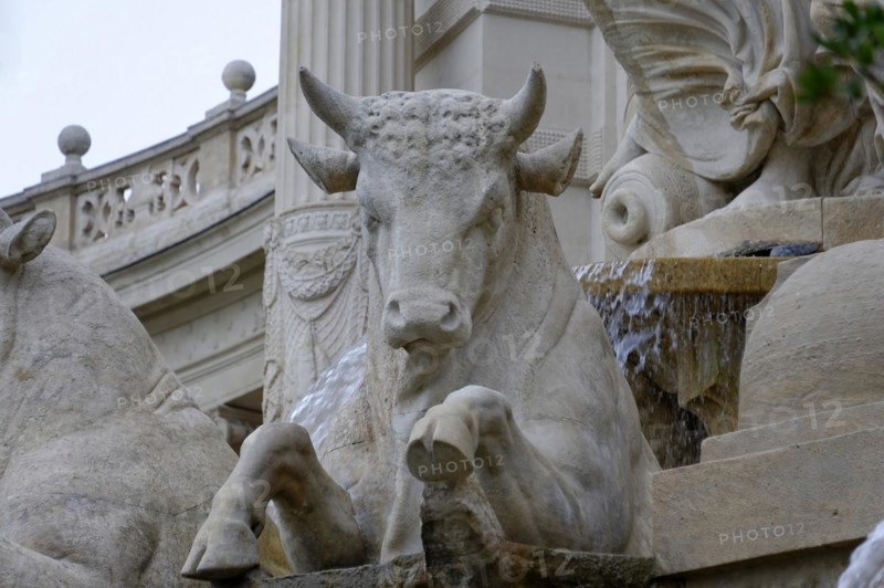 Palais Longchamp, Marseille, close-up of a powerful marble bull sculpture at a fountain, Marseille, Departement Bouches-du-Rhone, Provence-Alpes-Cote d'Azur region, France, Europe