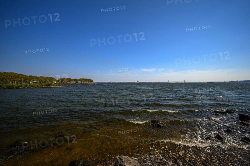 Views on New York Harbor, Manhattan and Statue of Liberty from the Liberty State Park, Jersey City, NJ, USA, USA, North America