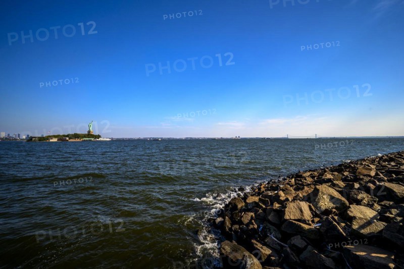 Views on New York Harbor, Manhattan and Statue of Liberty from the Liberty State Park, Jersey City, NJ, USA, USA, North America