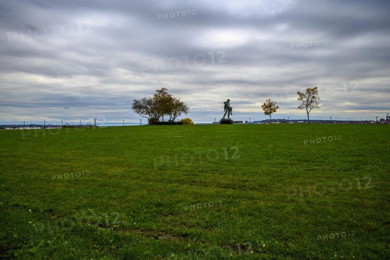 Views on New York Harbor, Manhattan and Statue of Liberty from the Liberty State Park, Jersey City, NJ, USA, USA, North America