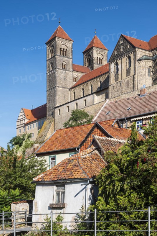 The castle hill with the collegiate church of St. Servatii above the half-timbered houses in the historic old town, UNESCO World Heritage Site, Quedlinburg, Saxony-Anhalt, Germany, Europe