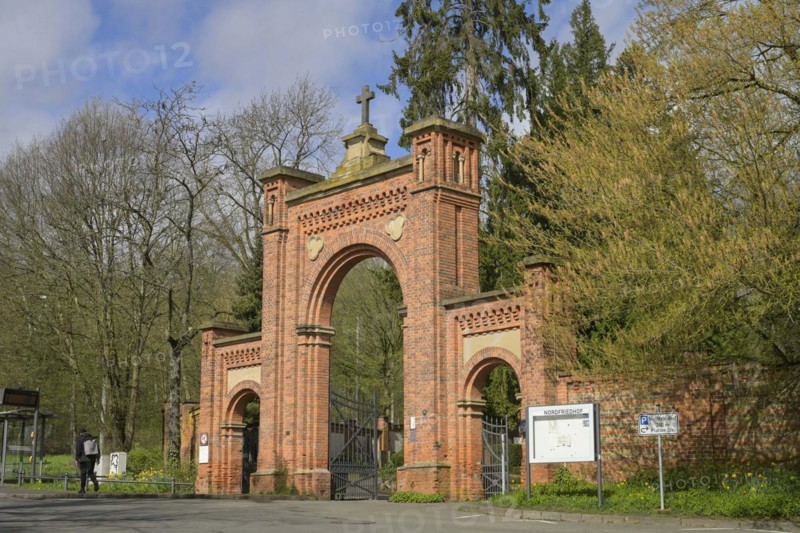 Entrance portal, Platter Strasse, North Cemetery, Wiesbaden, Hesse, Germany, Europe