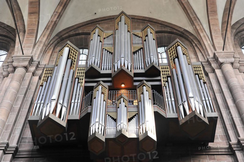 Speyer Cathedral, A large church organ with numerous pipes stands in the Gothic church interior, Speyer Cathedral, Unesco World Heritage Site, foundation stone laid around 1030, Speyer, Rhineland-Palatinate, Germany, Europe