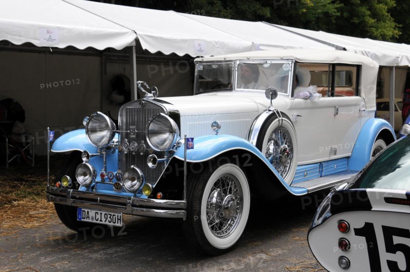 Cadillac Imperial Phaeton, built in 1930, A white vintage car with blue accents and chrome details stands in front of a tent, SOLITUDE REVIVAL 2011, Stuttgart, Baden-Wuerttemberg, Germany, Europe