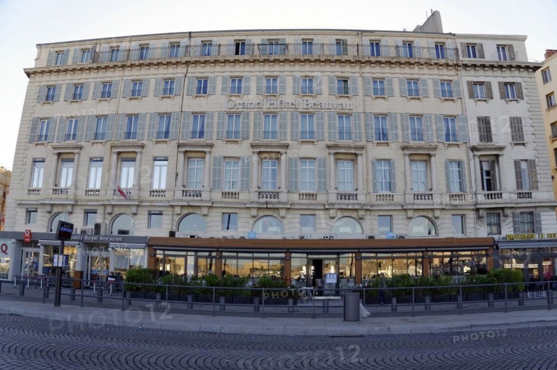 View of the Grand Hotel Beauvau with cafe in the foreground, Marseille, Departement Bouches-du-Rhone, Region Provence-Alpes-Cote d'Azur, France, Europe