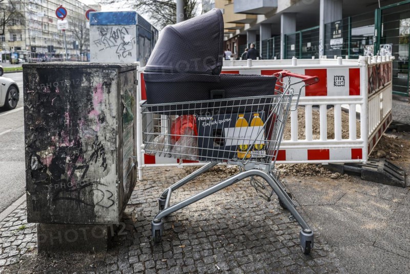Illegal waste disposal in the Berlin district of Neukoelln, 01.04.2024., Berlin, Berlin, Germany, Europe