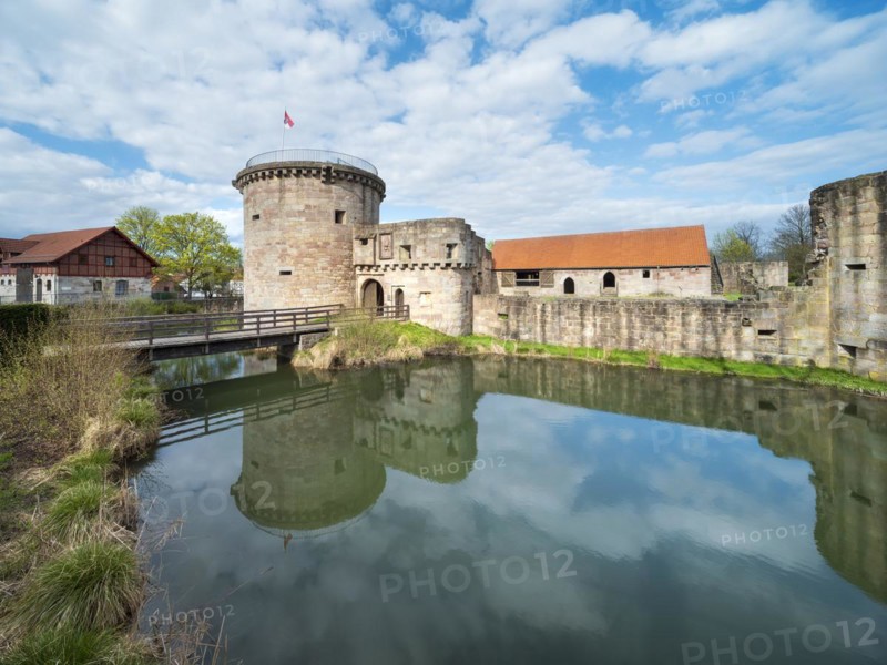 Ruins of the moated castle, Friedewald, Hesse, Germany, Europe