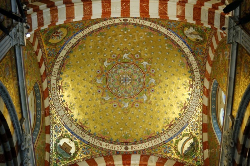 Interior view, Marseille Cathedral or Cathedrale Sainte-Marie-Majeure de Marseille, 1852-1896, Marseille, An impressive golden ceiling mosaic in a church with a symmetrical pattern, Marseille, Departement Bouches-du-Rhone, Region Provence-Alpes-Cote d'Azur, France, Europe