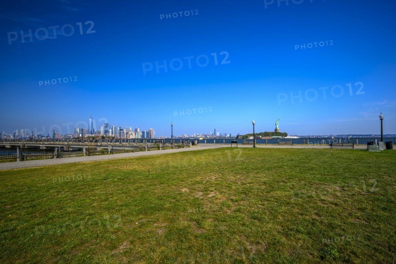 Views on New York Harbor, Manhattan and Statue of Liberty from the Liberty State Park, Jersey City, NJ, USA, USA, North America