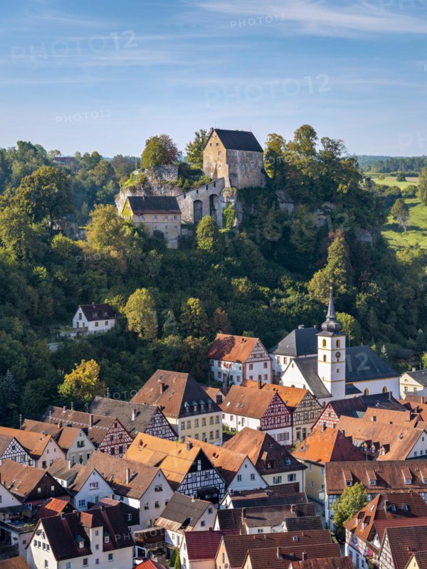 View of Pottenstein with castle, church and half-timbered houses, Townscape, Franconian Switzerland, Franconian Alb, Upper Franconia, Franconia, Bavaria