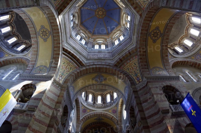 Marseille Cathedral or Cathedrale Sainte-Marie-Majeure de Marseille, 1852-1896, Marseille, View of the dome inside a church with richly decorated frescoes and columns, Marseille, Departement Bouches-du-Rhone, Region Provence- Alpes-Cote d'Azur, France, Europe