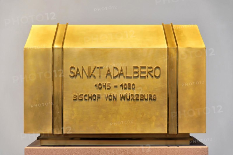 The Neumuenster Collegiate Monastery, Diocese of Wuerzburg, Kardinal-Doepfner-Platz, Golden coffin with the inscription St Adalbero, Bishop of Wuerzburg, in a memorial, Wuerzburg, Lower Franconia, Bavaria, Germany, Europe