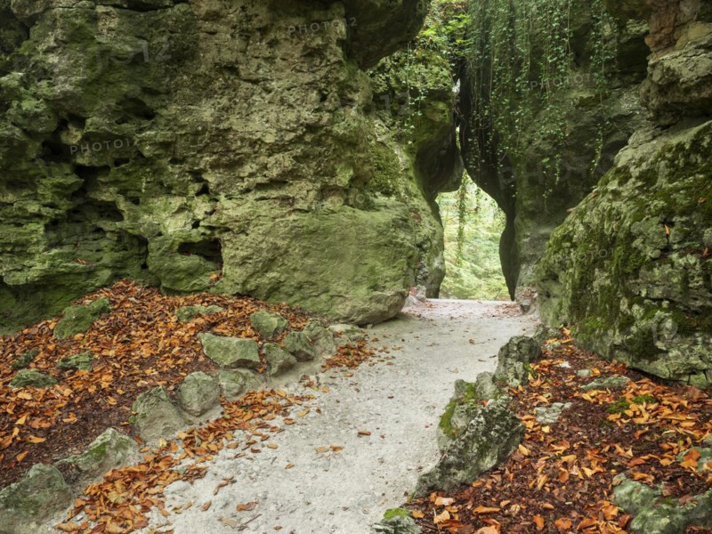 Split rock in the Sanspareil rock garden in the Franconian Switzerland-Veldenstein Forest nature park Park, landscape park, Wonsees, Upper Franconia, Franconian Switzerland, Bavaria, Germany, Europe