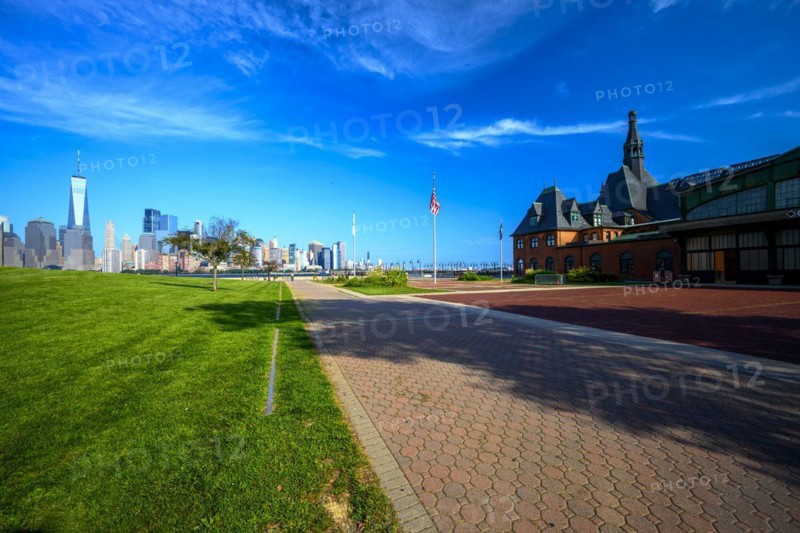Views on New York Harbor, Manhattan and Statue of Liberty from the Liberty State Park, Jersey City, NJ, USA, USA, North America