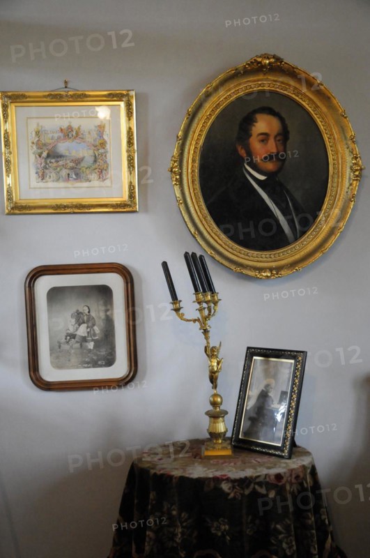 Langenburg Castle, wall with paintings, photos and candlesticks in historical style, Langenburg Castle, Langenburg, Baden-Wuerttemberg, Germany, Europe