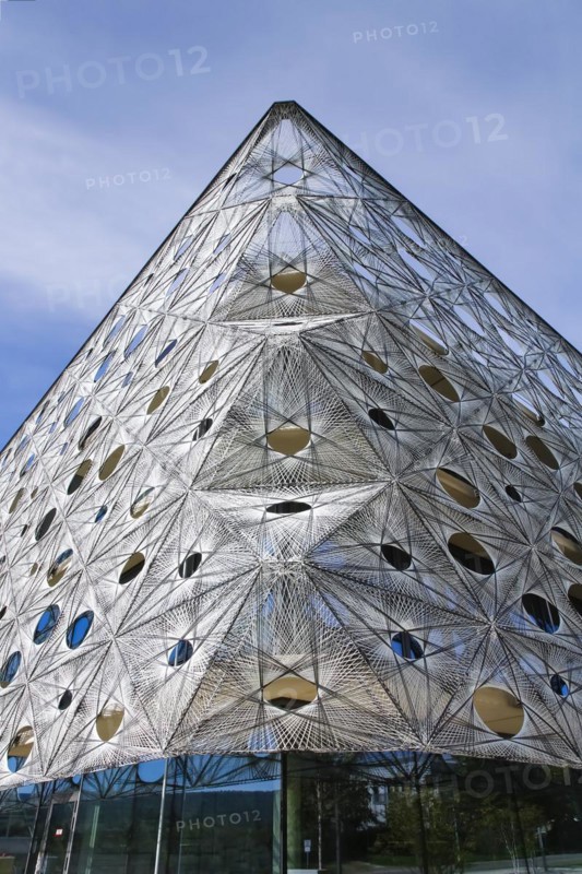 Reutlingen University, Reutlingen University, Texoversum, German University Building Award 2024 for TEXOVERSUM, modern architecture, facade made of carbon and glass fibres, mesh, innovative, identity-creating, unique facade, campus, place of learning, special, extraordinary new building for textile courses, light, airy, airy, holes, detail, architectural eye-catcher, Reutlingen, Baden-Wuerttemberg, Germany, Europe