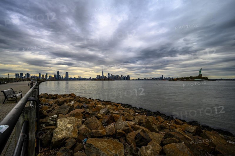 Views on New York Harbor, Manhattan and Statue of Liberty from the Liberty State Park, Jersey City, NJ, USA, USA, North America