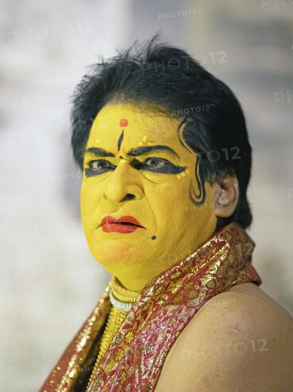 Kathakali performer or mime, 60 years old, with painted face, Kochi Kathakali Centre, Kochi, Kerala, India, Asia