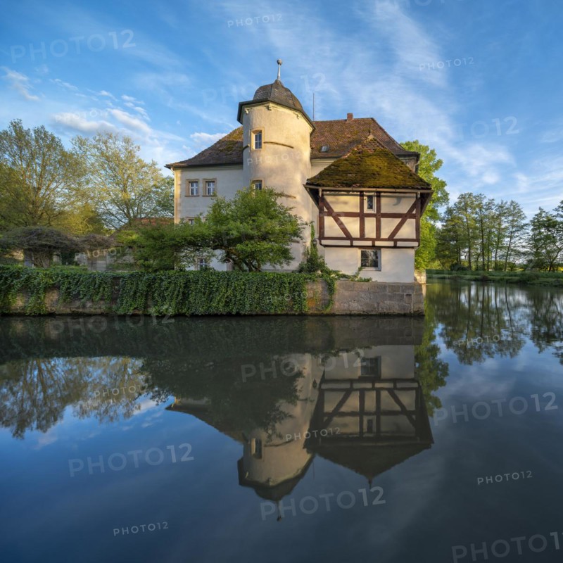 Kleinbardorf moated castle, municipality of Sulzfeld, Hassberge, Rhoen-Grabfeld, Lower Franconia, Bavaria, Germany, Europe