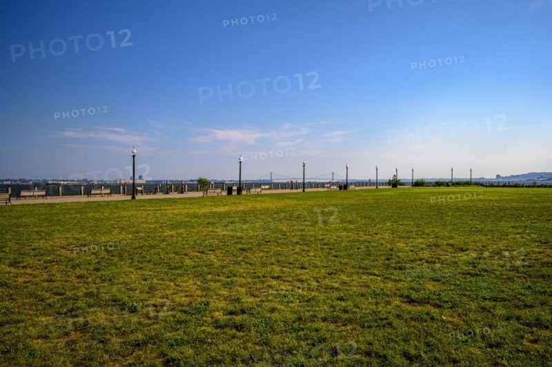 Views on New York Harbor, Manhattan and Statue of Liberty from the Liberty State Park, Jersey City, NJ, USA, USA, North America