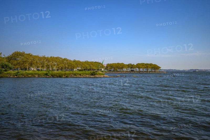 Views on New York Harbor, Manhattan and Statue of Liberty from the Liberty State Park, Jersey City, NJ, USA, USA, North America