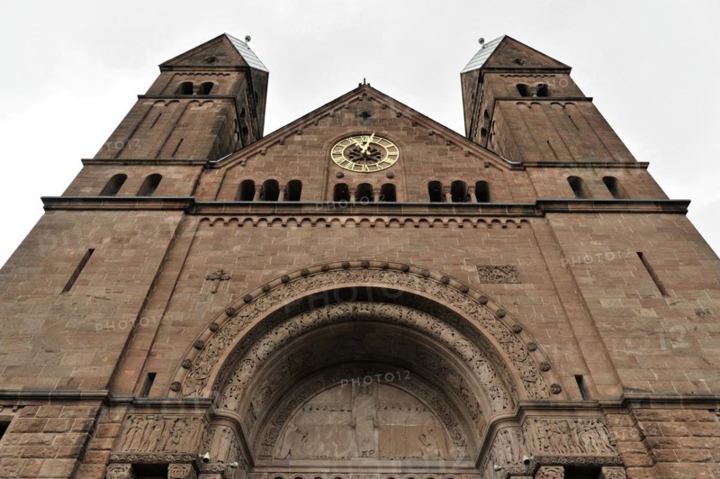 Church of the Redeemer, start of construction 1903, Bad Homburg v. d. Hoehe, Hesse, Germany, Large Gothic church with double towers and a large entrance arch, Church of the Redeemer, start of construction 1903, Bad Homburg v. Hoehe, Hesse, Germany, Europe