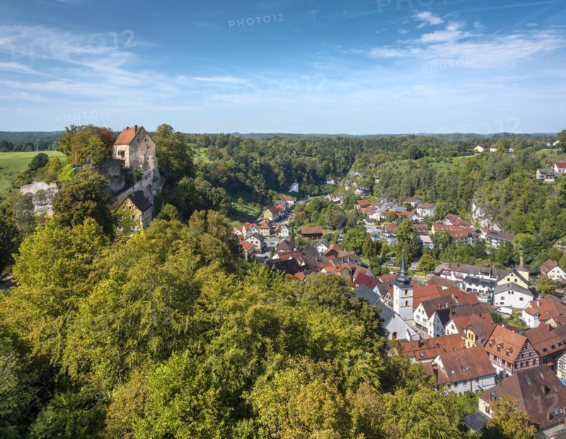 View of Pottenstein with castle and landscape, Townscape, Franconian Switzerland, Franconian Alb, Upper Franconia, Franconia, Bavaria