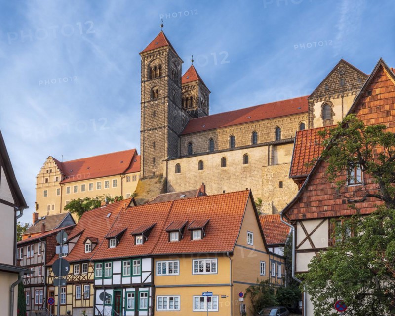 The castle hill with the collegiate church of St. Servatii above the half-timbered houses in the historic old town, UNESCO World Heritage Site, Quedlinburg, Saxony-Anhalt, Germany, Europe