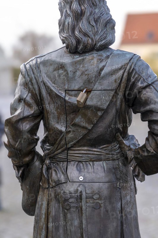 Bronze figure of Tsar Peter I of Russia by the sculptor Anton Schumann in memory of the diplomatic meeting between the Tsar and the Prussian King Friedrich Wilhelm I in 1716 in the Provost's Office in Havelberg. The sculptures of the Tsar and the Prussian King also serve as postcard vending machines, Havelberg, Saxony-Anhalt, Germany, Europe