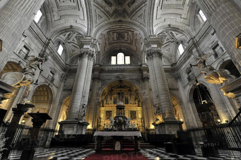 Jaen, Catedral de Jaen, Cathedral of Jaen from the 13th century, Renaissance art period, Jaen, Wide interior of a church with high columns and central altar, Jaen, Andalusia, Spain, Europe