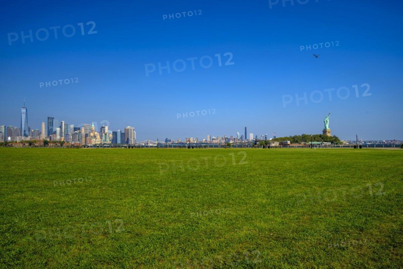 Views on New York Harbor, Manhattan and Statue of Liberty from the Liberty State Park, Jersey City, NJ, USA, USA, North America