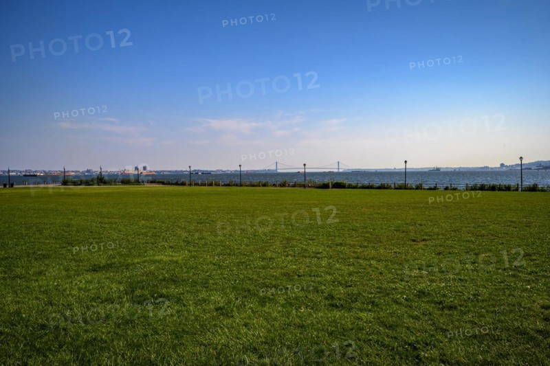 Views on New York Harbor, Manhattan and Statue of Liberty from the Liberty State Park, Jersey City, NJ, USA, USA, North America