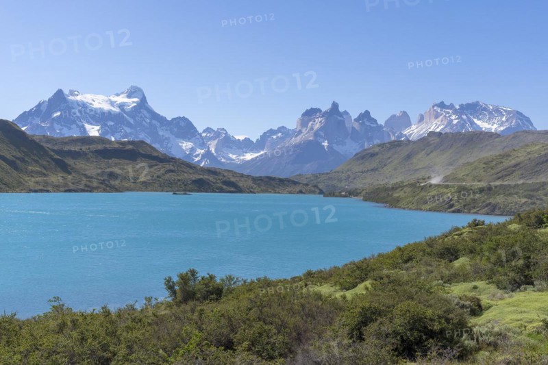 Lago Pehoe, mountain range of the Andes, Torres del Paine National Park, Parque Nacional Torres del Paine, Cordillera del Paine, Towers of the Blue Sky, Region de Magallanes y de la Antartica Chilena, Ultima Esperanza province, UNESCO biosphere reserve, Patagonia, end of the world, Chile, South America