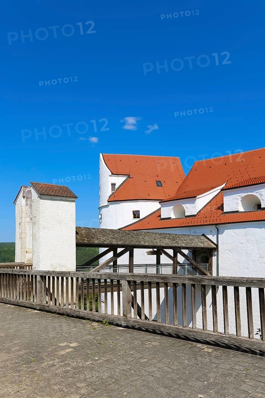 Wildenstein Castle, Spornburg, medieval castle complex, best preserved fortress from the late Middle Ages, entrance, access, bridge, today youth hostel, historic buildings, architecture, Leibertingen, Sigmaringen district, Swabian Alb, Baden-Wuerttemberg, Germany, Europe