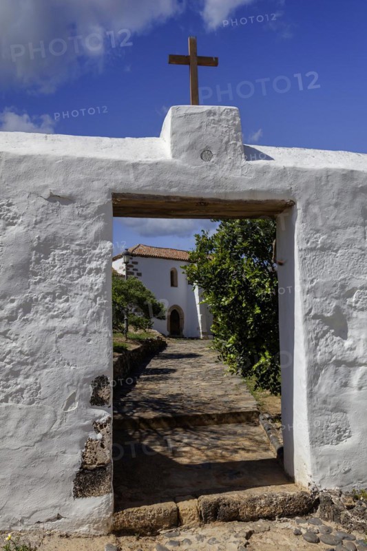 Gate to the Iglesia Conventual de San Buenaventura, Convento de Buenaventura, former Franciscan monastery, Betancuria, Fuerteventura, Canary Islands, Spain, Europe