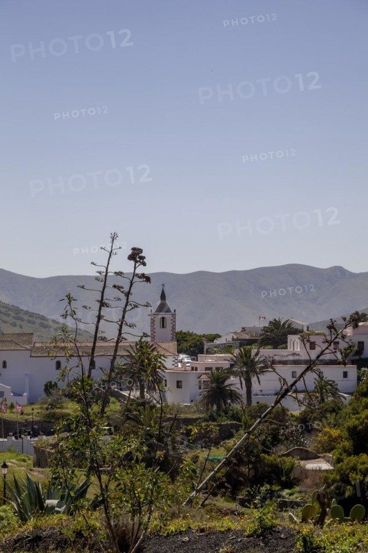 View of Betancuria with the historic church Iglesia de Santa Maria, Betancuria, Fuerteventura, Canary Islands, Spain, Europe