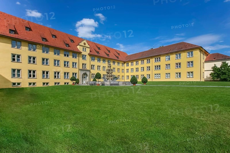 Winnental Castle built in the 15th century by the Teutonic Knights as the seat of the Winnender Kommende, former castle of the Teutonic Order, today Winnenden Castle Clinic Centre for Psychiatry, castle building, historical building, architecture, castle park, lawn, meadow, fountain, Winnenden, Rems-Murr district, Baden-Wuerttemberg, Germany, Europe