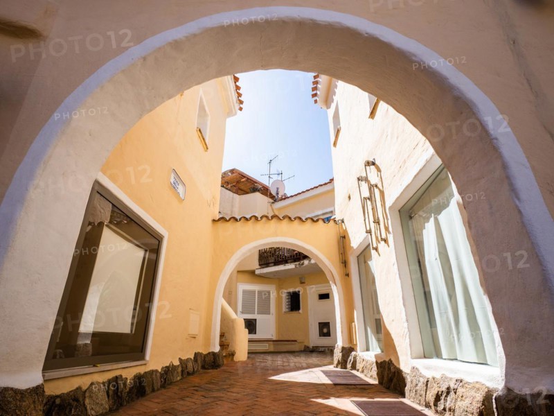 Narrow alley, Porto Cervo, Costa Smeralda, Sardinia, Italy, Europe