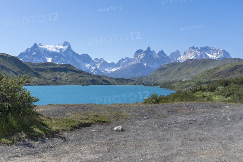 Lago Pehoe, mountain range of the Andes, Torres del Paine National Park, Parque Nacional Torres del Paine, Cordillera del Paine, Towers of the Blue Sky, Region de Magallanes y de la Antartica Chilena, Ultima Esperanza province, UNESCO biosphere reserve, Patagonia, end of the world, Chile, South America
