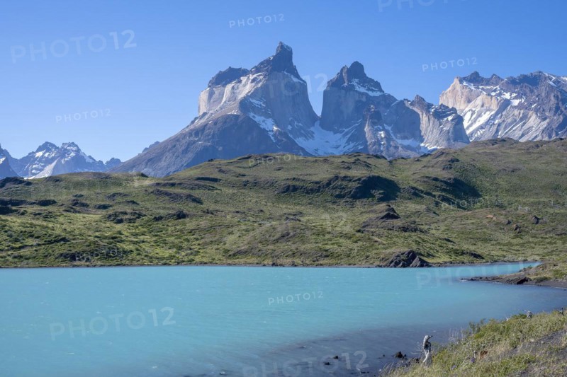 Lago Pehoe, mountain range of the Andes, Torres del Paine National Park, Parque Nacional Torres del Paine, Cordillera del Paine, Towers of the Blue Sky, Region de Magallanes y de la Antartica Chilena, Ultima Esperanza province, UNESCO biosphere reserve, Patagonia, end of the world, Chile, South America