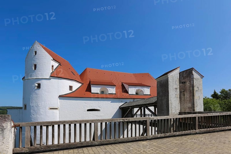 Wildenstein Castle, Spornburg, medieval castle complex, best preserved fortress from the late Middle Ages, entrance, access, bridge, today youth hostel, historic buildings, architecture, Leibertingen, Sigmaringen district, Swabian Alb, Baden-Wuerttemberg, Germany, Europe