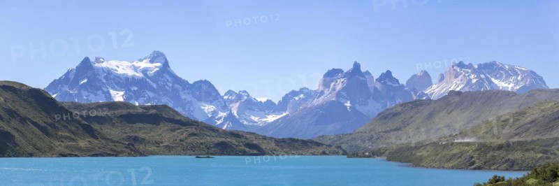 Panorama, Lago Pehoe, behind it the Andes, Torres del Paine National Park, Parque Nacional Torres del Paine, Cordillera del Paine, Towers of the Blue Sky, Region de Magallanes y de la Antartica Chilena, Ultima Esperanza Province, UNESCO Biosphere Reserve, Patagonia, End of the World, Chile, South America