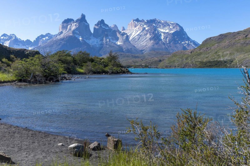 Lago Pehoe, mountain range of the Andes, Torres del Paine National Park, Parque Nacional Torres del Paine, Cordillera del Paine, Towers of the Blue Sky, Region de Magallanes y de la Antartica Chilena, Ultima Esperanza province, UNESCO biosphere reserve, Patagonia, end of the world, Chile, South America