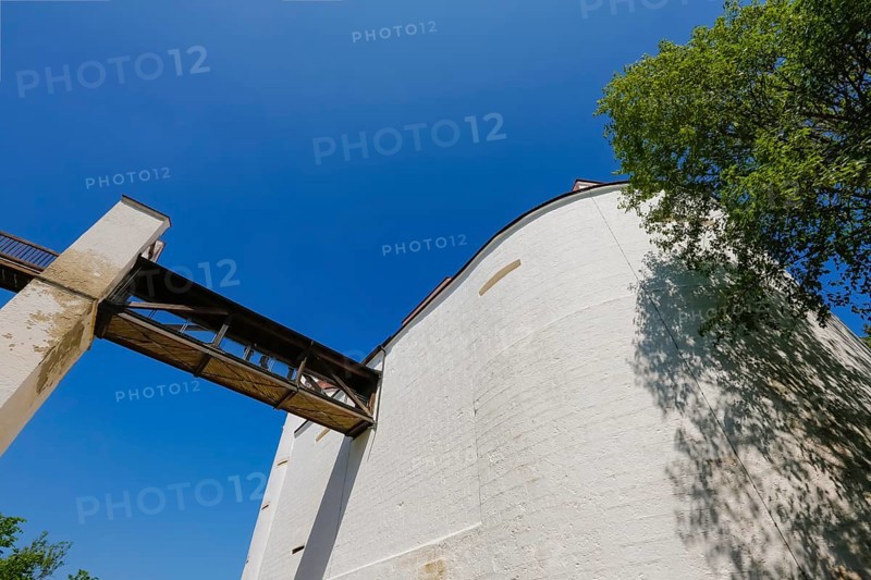 Wildenstein Castle, Spornburg, medieval castle complex, best preserved fortress from the late Middle Ages, entrance, access, bridge, today youth hostel, historic buildings, architecture, Leibertingen, Sigmaringen district, Swabian Alb, Baden-Wuerttemberg, Germany, Europe