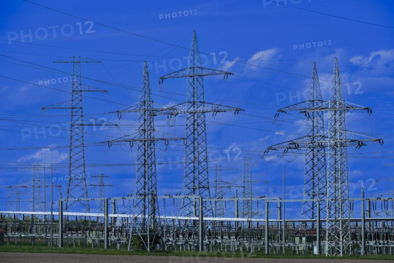 Power pylons with high-voltage lines at the Avacon substation in Helmstedt, Helmstedt, Lower Saxony, Germany, Europe